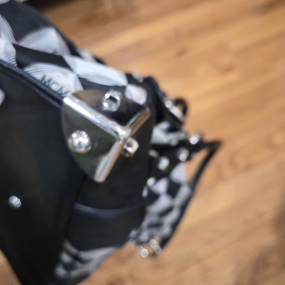 MCM BLACK AND GREY TOTE/HAND BAG-AUTHENTIC - Picture 13 of 16